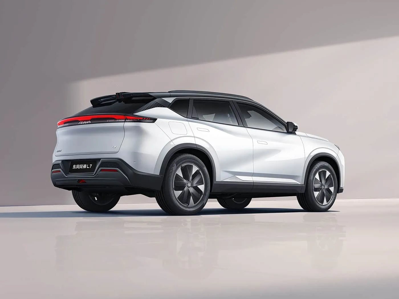 Dongfeng Aeolus L7: EV/PHEV SUV 5 מושבים פרימיום נגיעות עור מושבי טווח ארוך רכב אנרגיה חדש