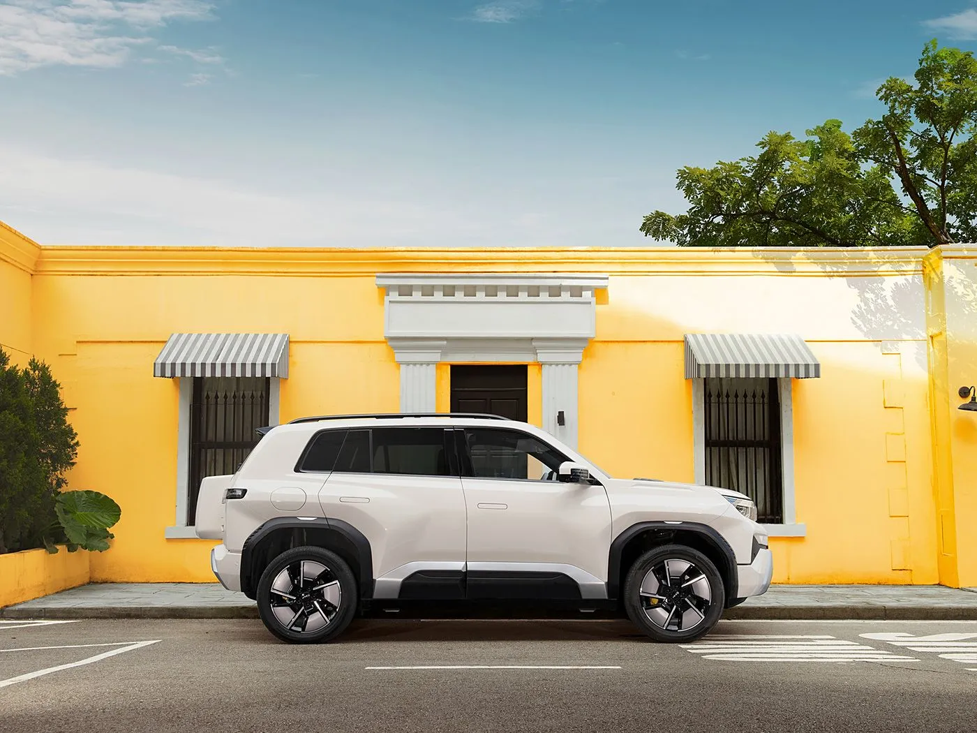 BYD Equation Leopard Titanium 3 SUV קומפקטי חשמלי טהור עם טווח CLTC של 501 ק"מ, L2 ADAS וביצועי AWD/RWD 4 דלתות ו-5 מושבים ובקרת שיוט במהירות מלאה