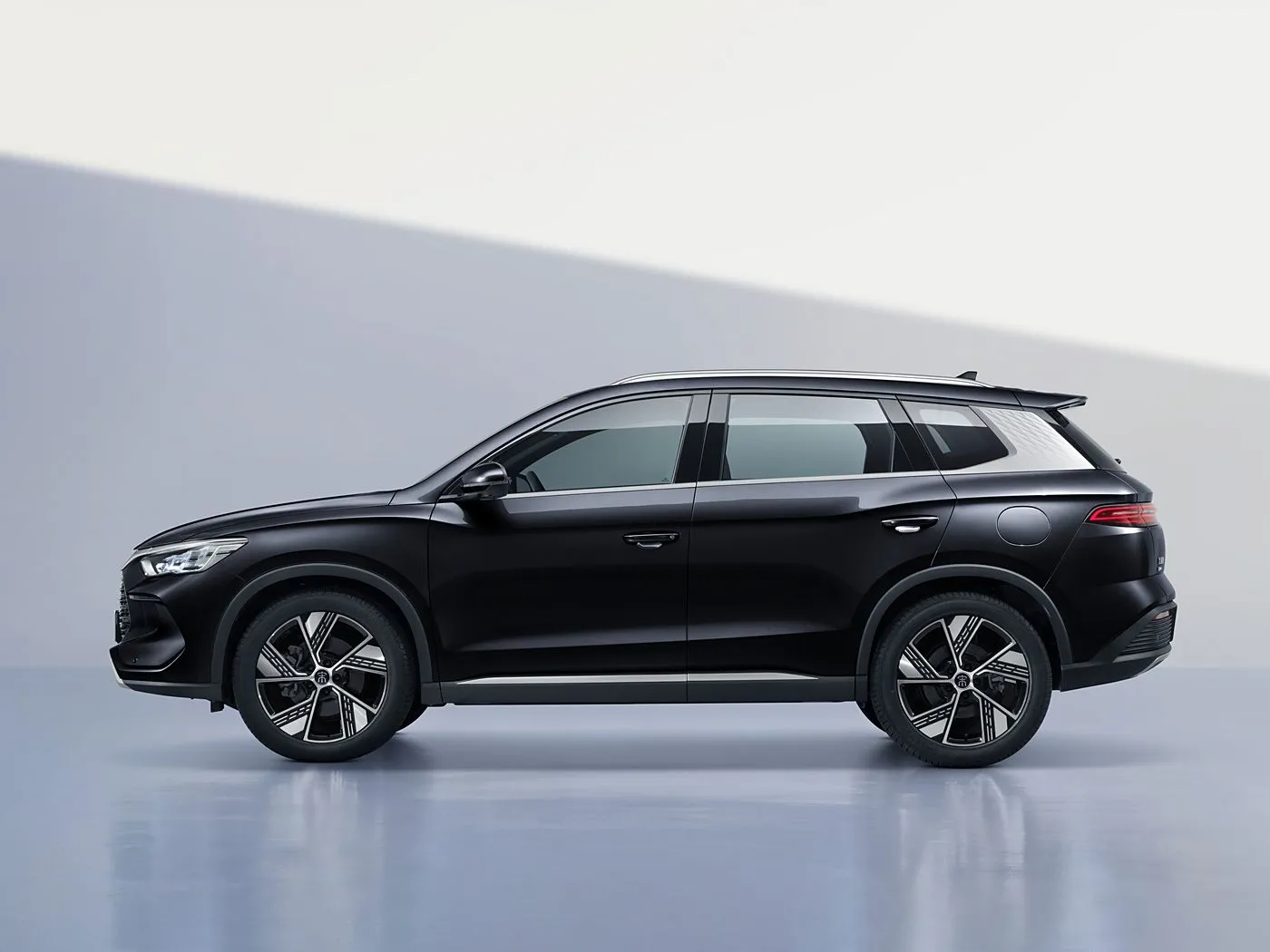 BYD Song Pro DM-i רכב שטח קומפקטי PHEV עם רכב היברידי NEW ENERGY לטווח ארוך
