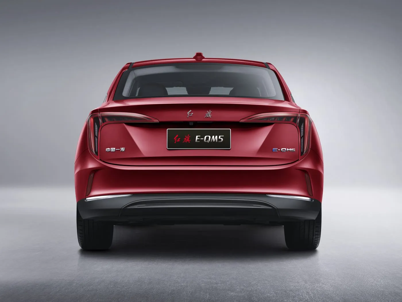Hongqi E-QM5 מרווח EV סדאן ארוך בסיס גלגלים לטווח ארוך Pure Electric רכב אנרגיה חדש