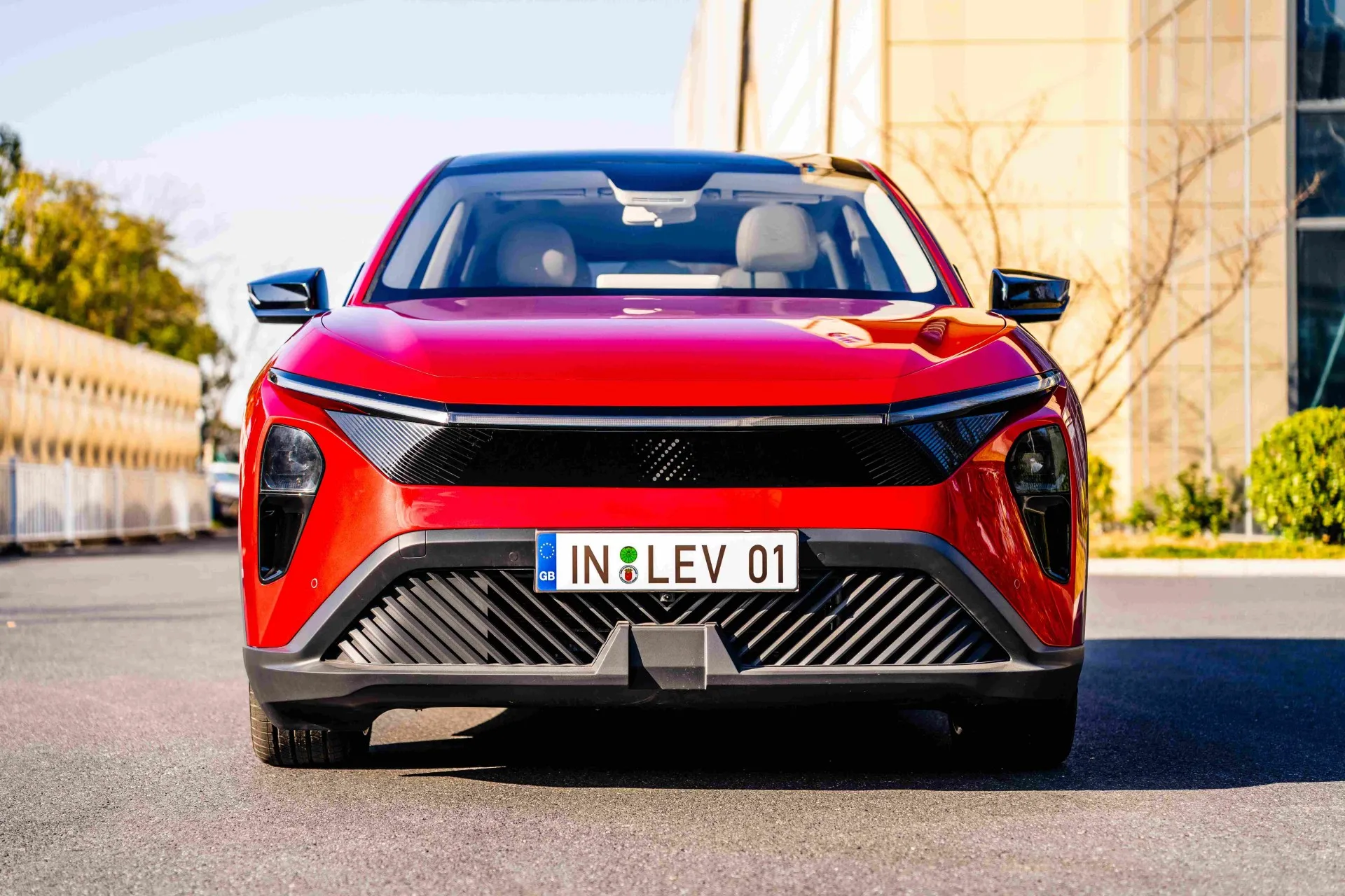 LEV01 רכב שטח עם הנעה ימנית NEW ENERGY VEHICLE EV בסיס גלגלים לטווח ארוך 5 מושבים