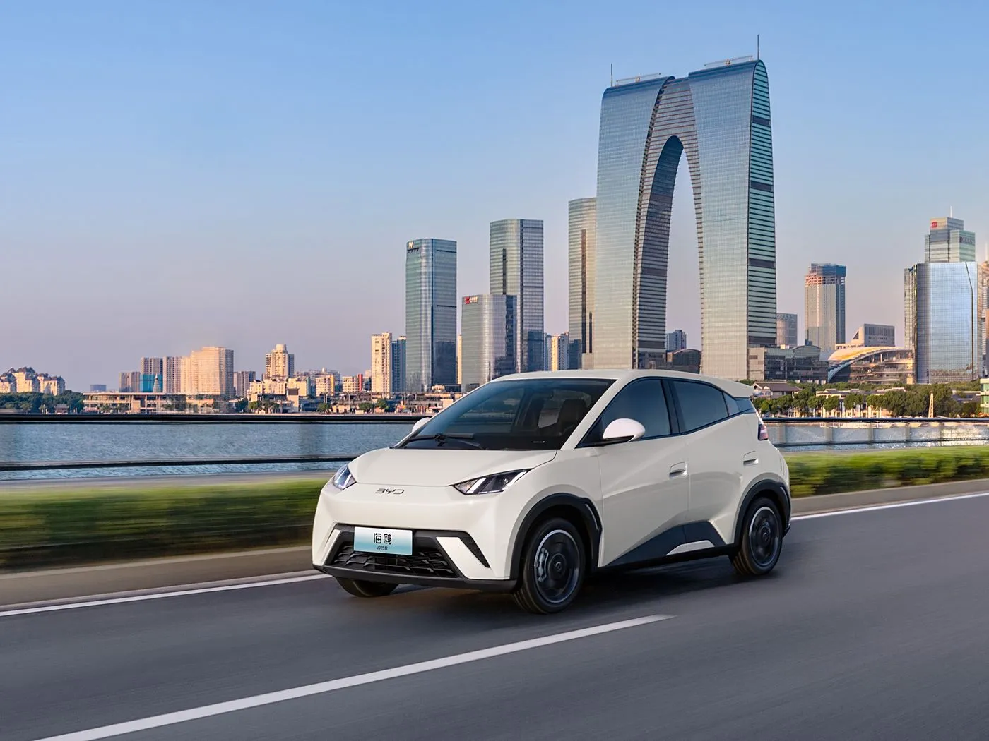 BYD Seagull EV Hatchback Mini Smart SUV הנעה קדמית עם מצלמה אחורית רכב אנרגטי חדש מופעל על ידי ליתיום מכירה חמה