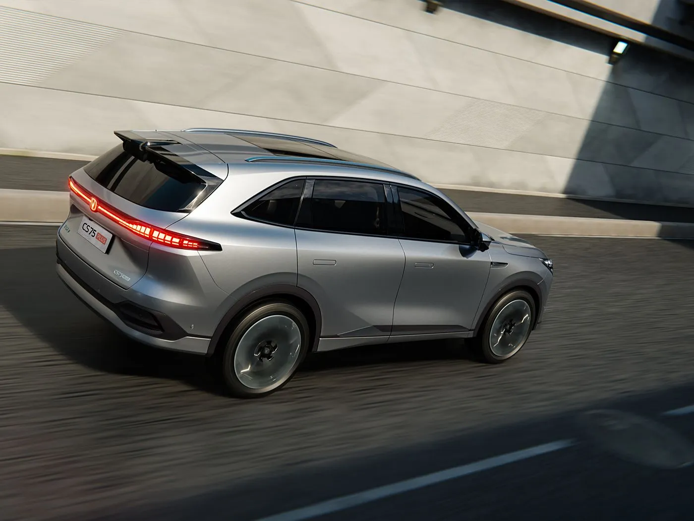 Changan CS75 PLUS 1.5T/2.0T רכב שטח קומפקטי עם L2.5 Assist, מסך מגע 15.6 אינץ' ובסיס גלגלים ארוך