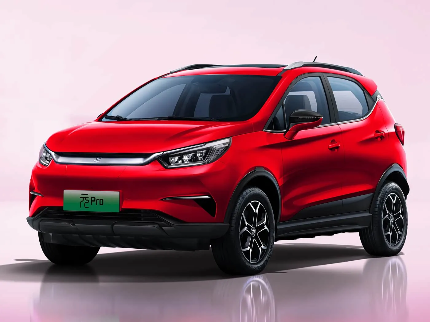 BYD Yuan Pro SUV חשמלי יוקרתי טווח 320 ק"מ תכונות מתקדמות לנהיגה עירונית ברכב אנרגיה חדש