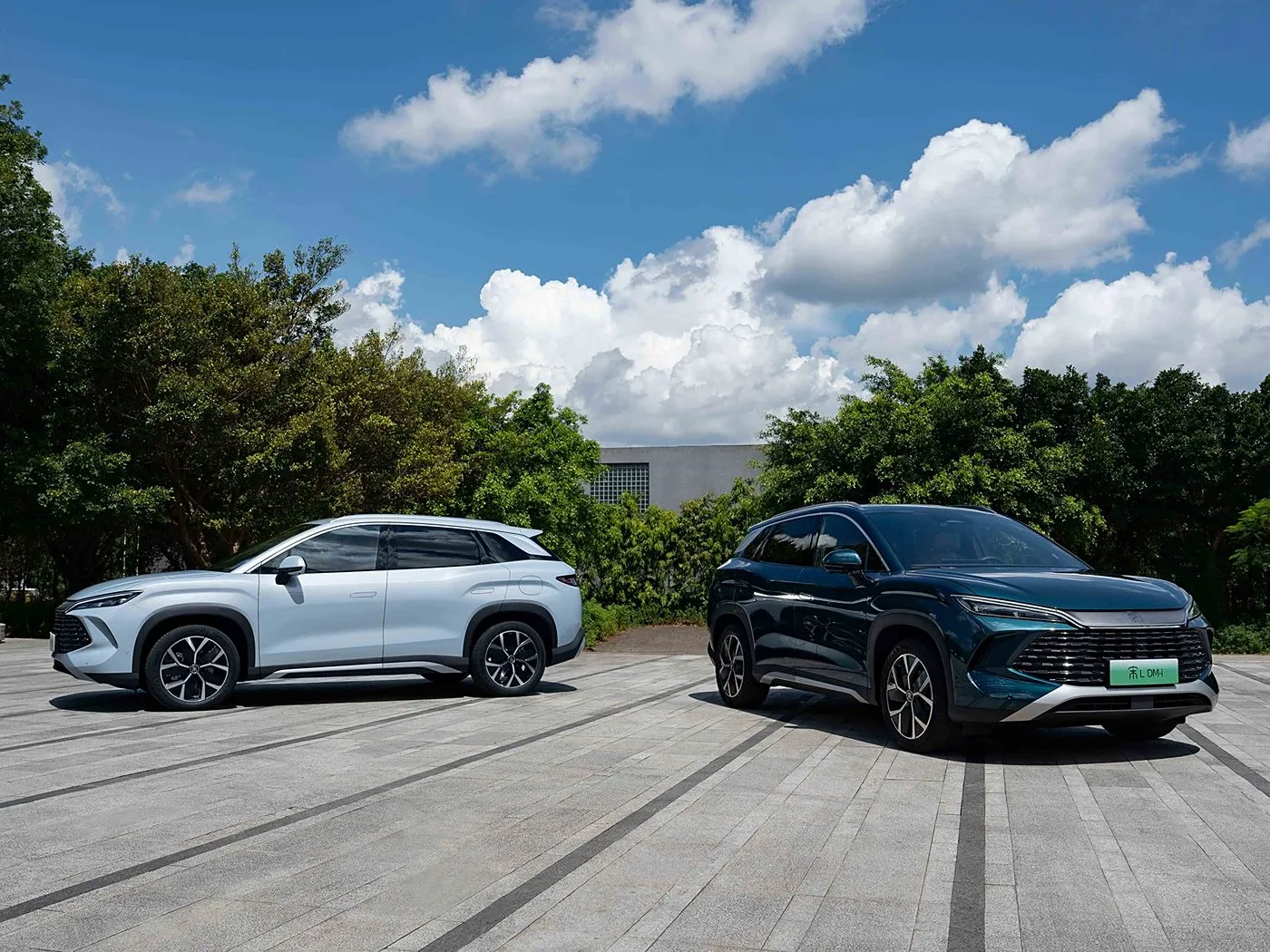 BYD Song L DM-i קומפקטי PHEV SUV ארוך טווח, רכב אנרגיה חדש במהירות גבוהה DiPilot 2.0 מושבים מחוממים מצלמה פנורמית 360°