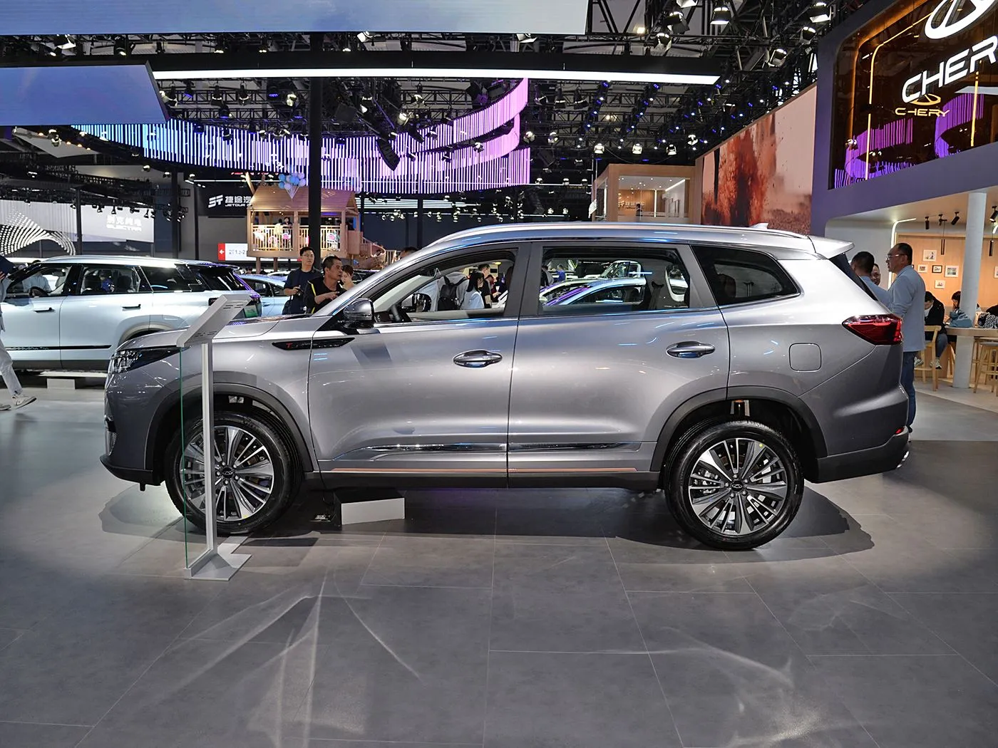 Chery Tiggo 8 Pro יוקרה משפחתית SUV תיבת הילוכים אוטומטית מצלמה אחורית R18 שמאל בנזין מושבי עור כהה Euro VI פליטת AWD