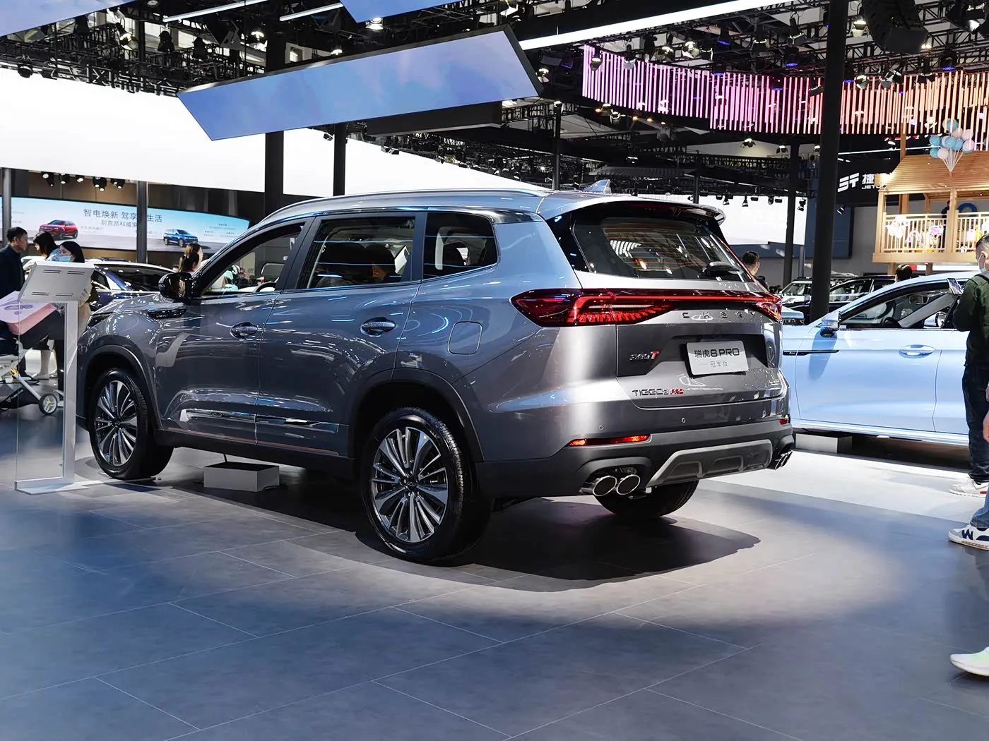 Chery Tiggo 8 Pro יוקרה משפחתית SUV תיבת הילוכים אוטומטית מצלמה אחורית R18 שמאל בנזין מושבי עור כהה Euro VI פליטת AWD
