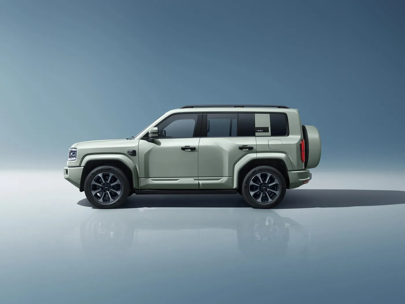 פרימיום BYD Leopard 5 Hybrid PHEV שטח כביש שטח עם מסך 15.6 אינץ' 4x4 הנעה 4WD 83L מיכל דלק