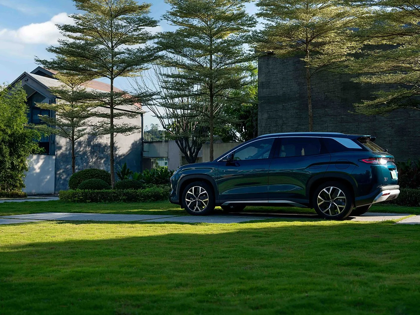 BYD Song L DM-i קומפקטי PHEV SUV ארוך טווח, רכב אנרגיה חדש במהירות גבוהה DiPilot 2.0 מושבים מחוממים מצלמה פנורמית 360°