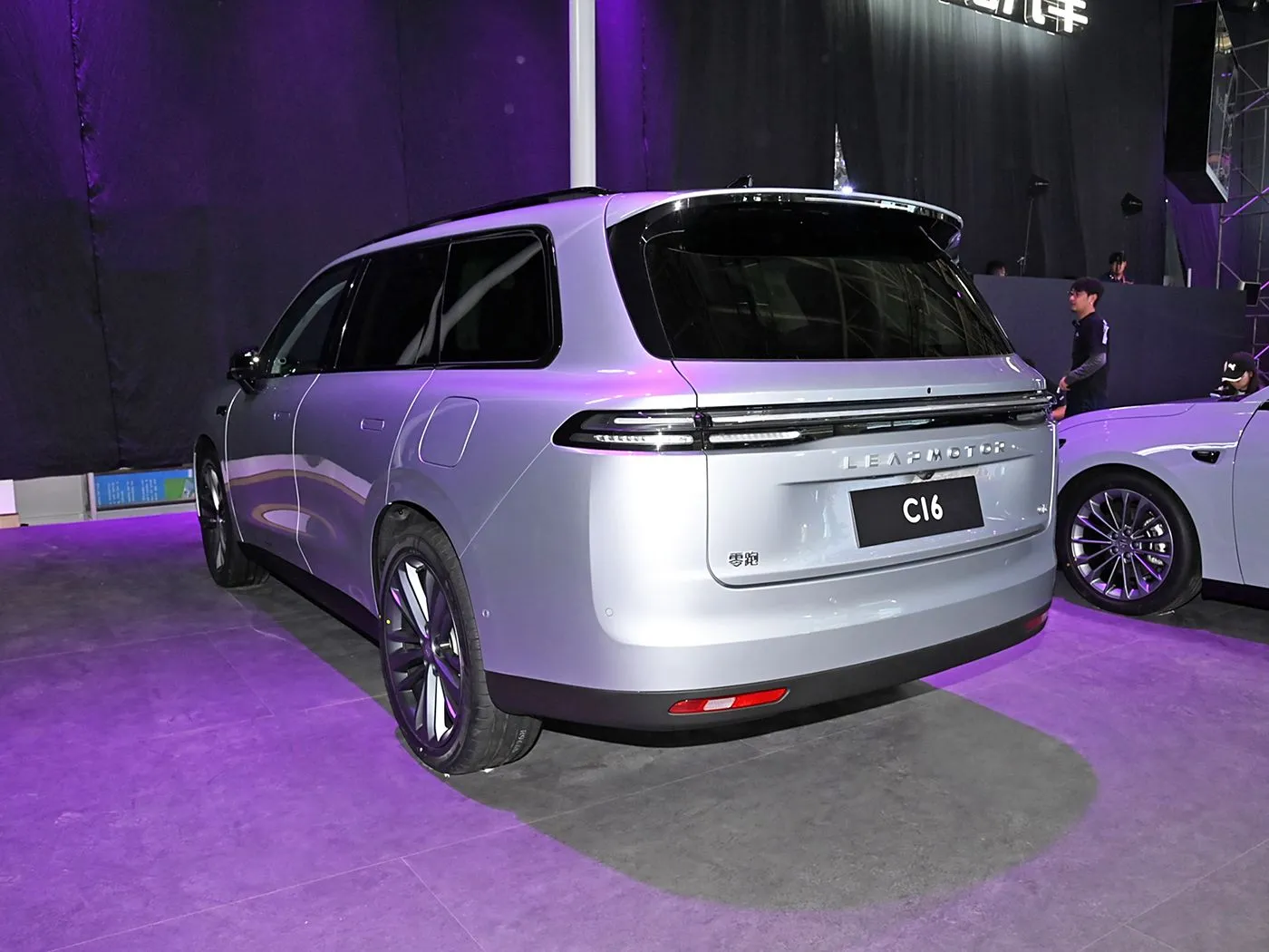 Leapmotor C16 5 דלתות 6 מושבים EV SUV 4WD מצב הנעה שמאלי היגוי חשמלי והיברידי דלק חדש אנרגיה אוטומטית