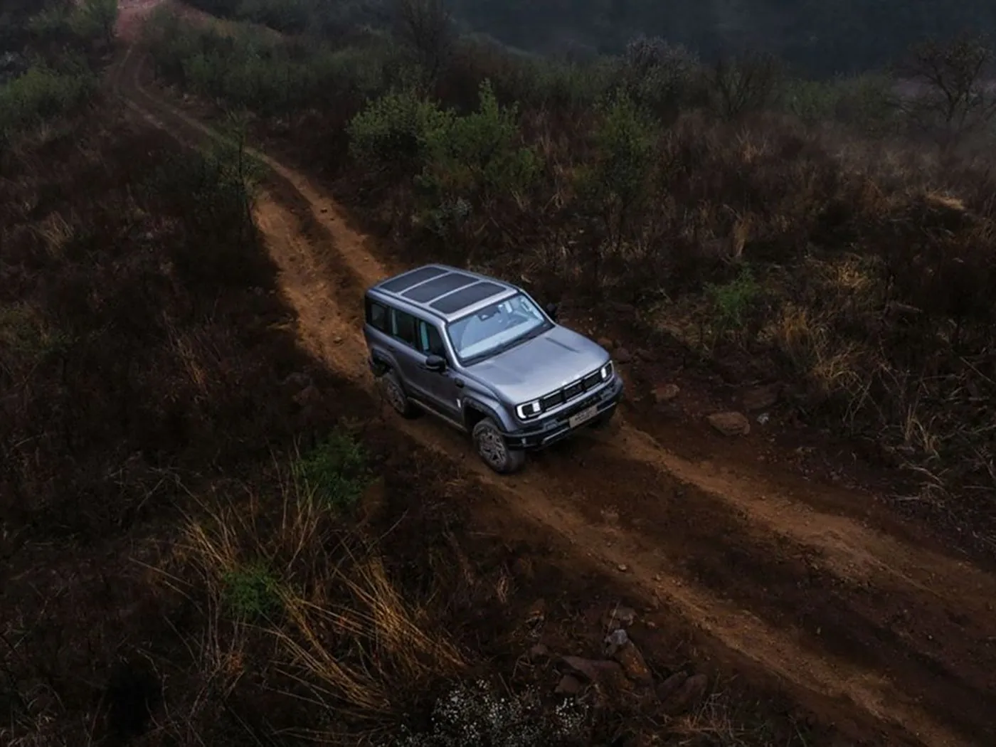 בייג'ינג שטח BJ40 SUV קומפקטי 4WD, מיכל 85 ליטר ובסיס גלגלים ארוך עם מצלמה פנורמית